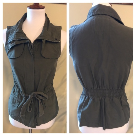 Vera Wang Jackets & Blazers - 🌿Vera Wang Princess Cargo Vest EUC